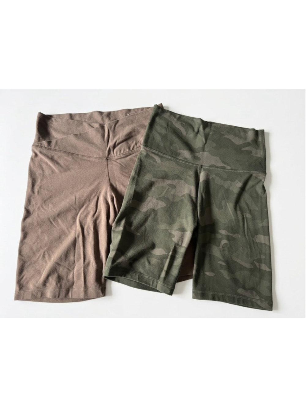 Women's Old Navy Bike Shorts Bundle Size M Brown & Camo